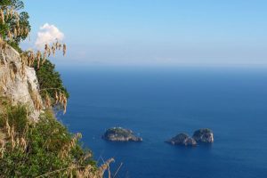 vista dell'arcipelago Li Galli dal Sentiero delle Sirenuse