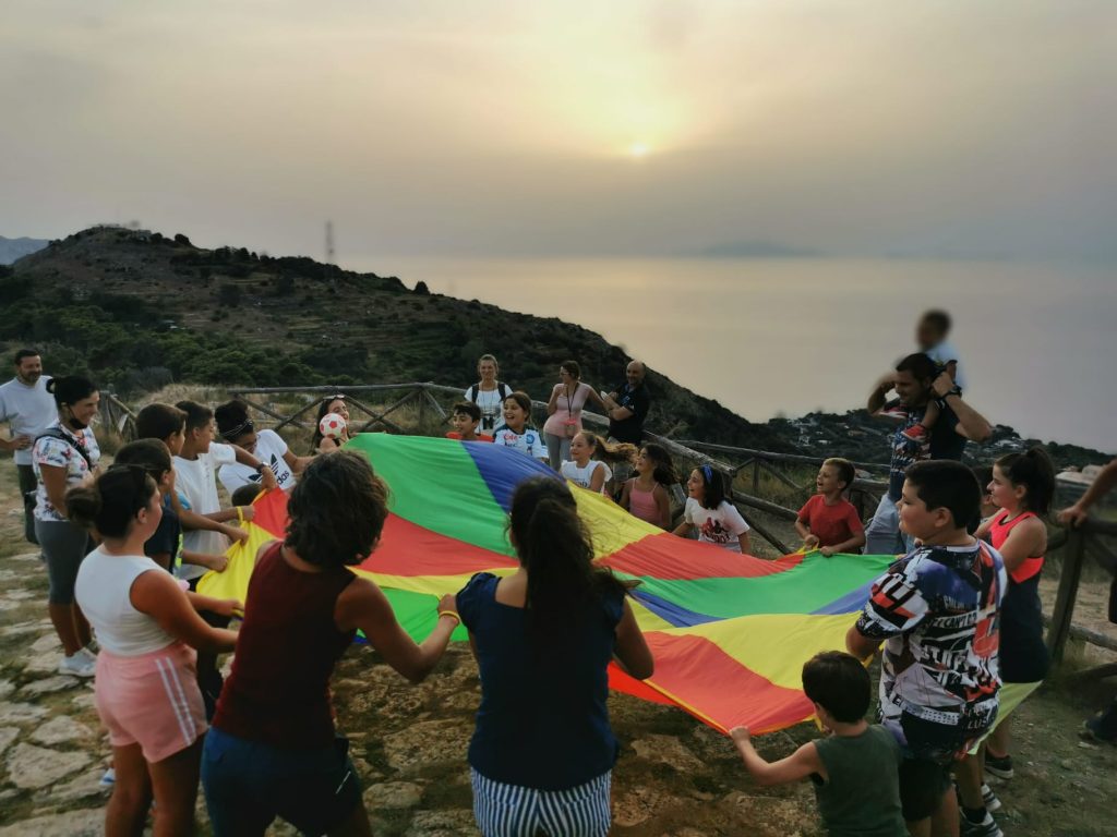 Activities and games played by the kids of the Merende Itineranti project